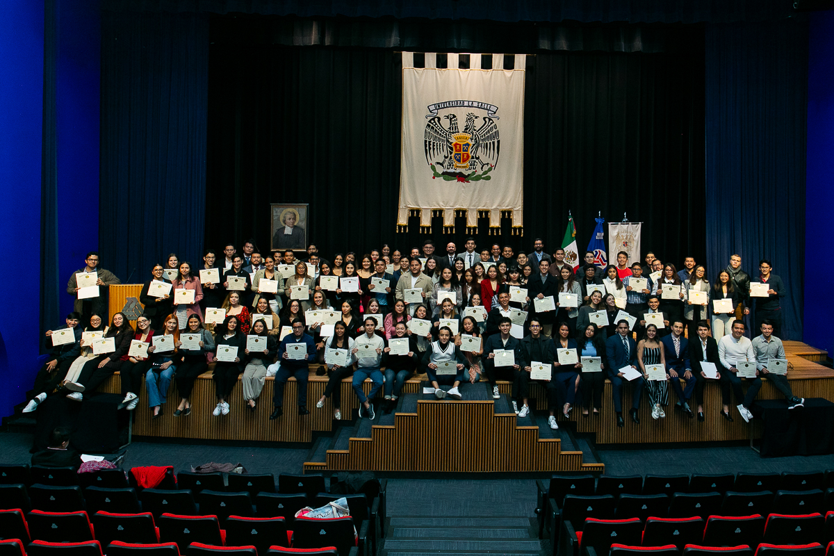 Lasallistas reciben certificación de Latino Business Foundation